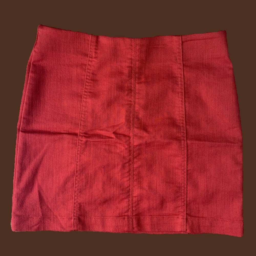 Super cute red mini skirt 🍒
